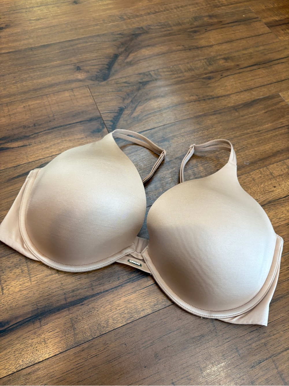 Victoria’s Secret Very Sexy Lightly Lined Plunge Bra Nude 36DDD